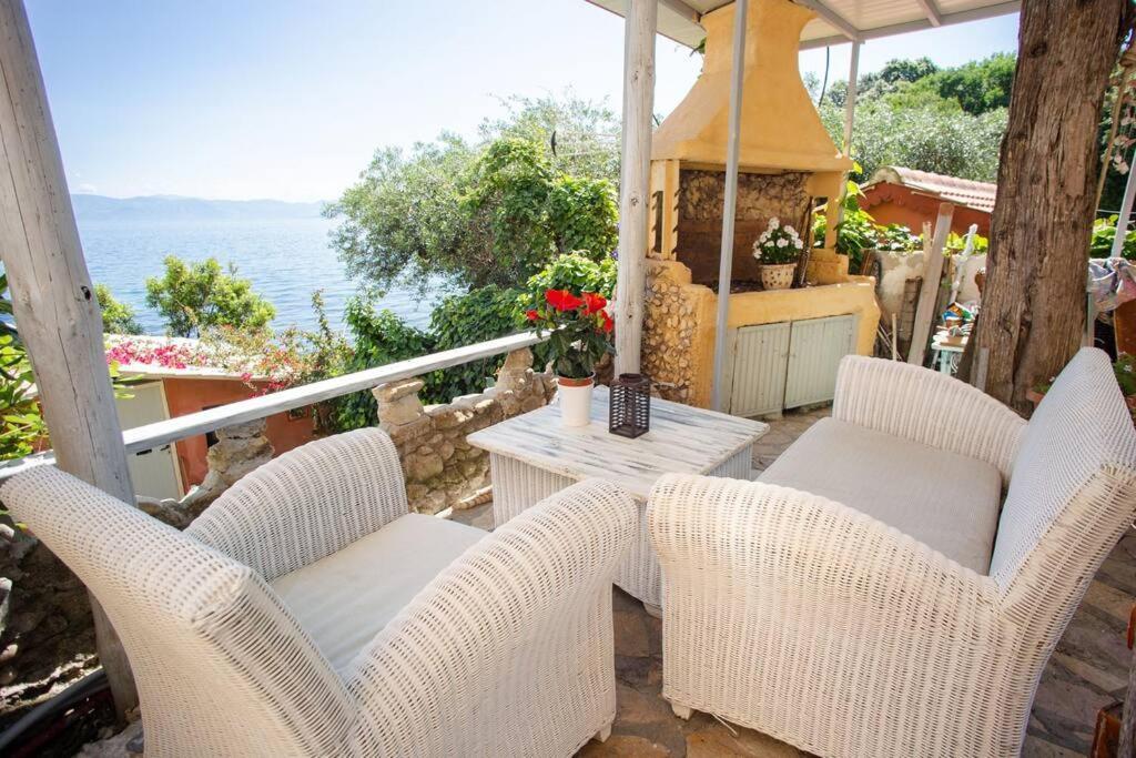 Kohyli Beachfront House Agia Pelagia Chlomou Exterior foto